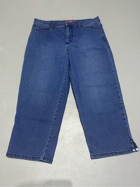 Gloria Vanderbilt Amanda Denim Capri Pants (Women’s Size 8)